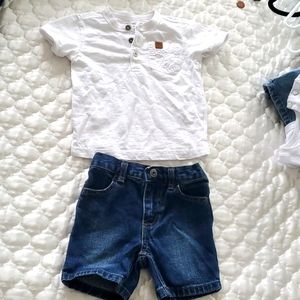 BABYBOY CALVIN KLEIN JEANS SET IN VERY GOOD CONDITION SIZE 12 MONTHS
